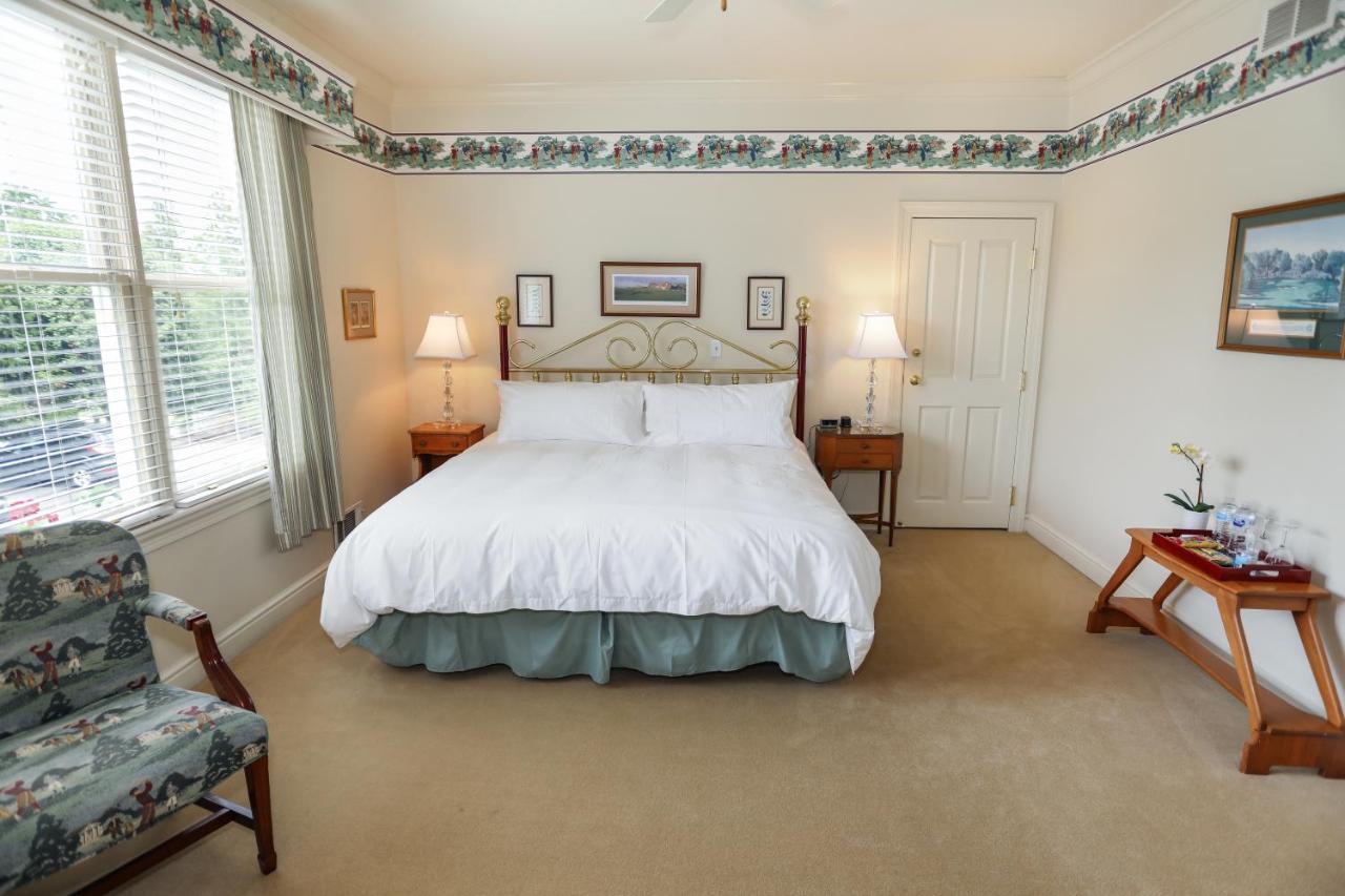 Oakmont Bed and breakfast